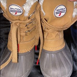 Nautica tan & brown fur boots kids size 13